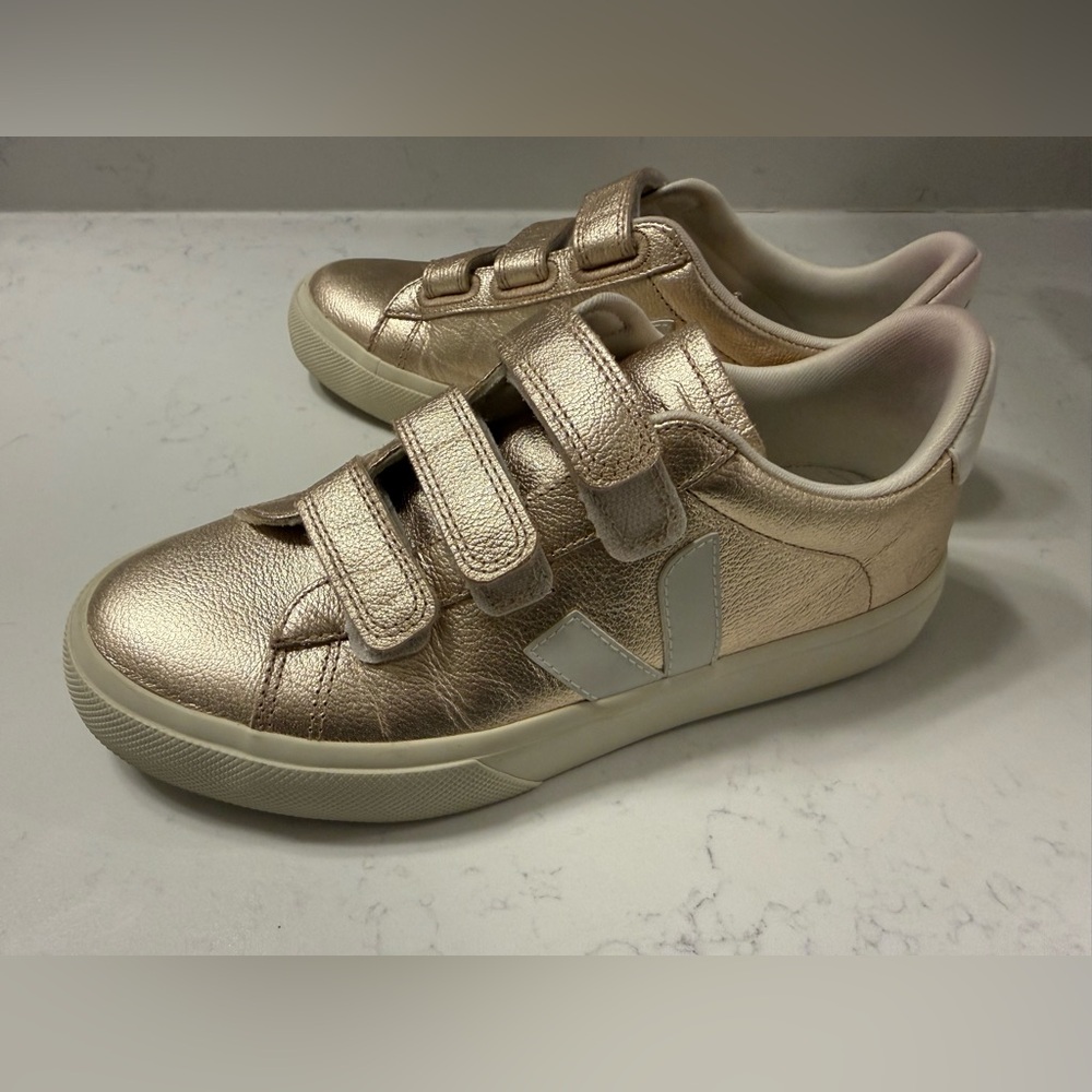 Veja ChromeFree Recife Sneakers size 39 - Anthropologie gold and white - Picture 7 of 13